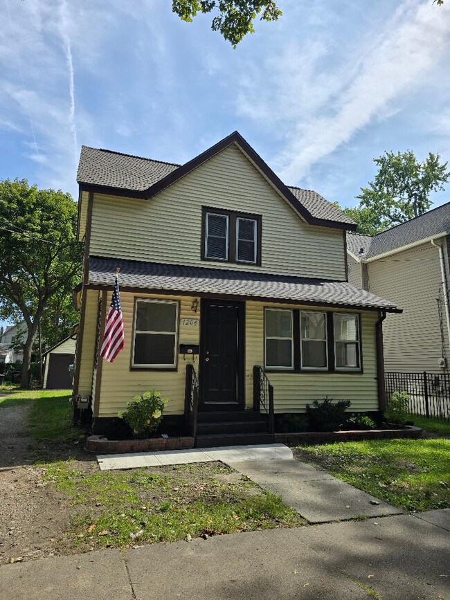 Building Photo - 1204 N Church St Rental