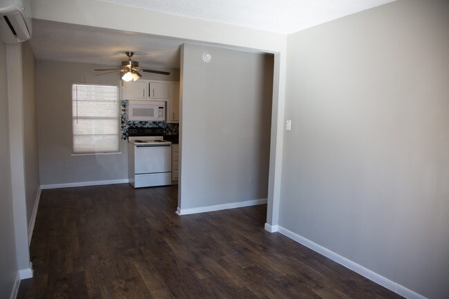 Photo - Bear Landing - Waco Trio