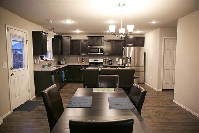 Photo - 801 SW Loudon Dr