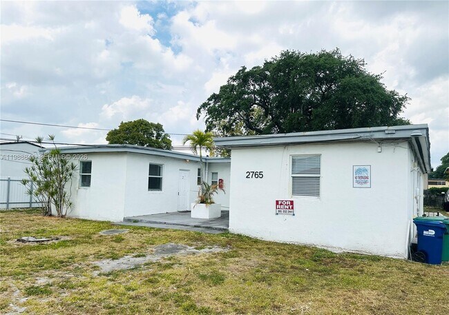 Building Photo - 2765 NW 55th St Unit 2