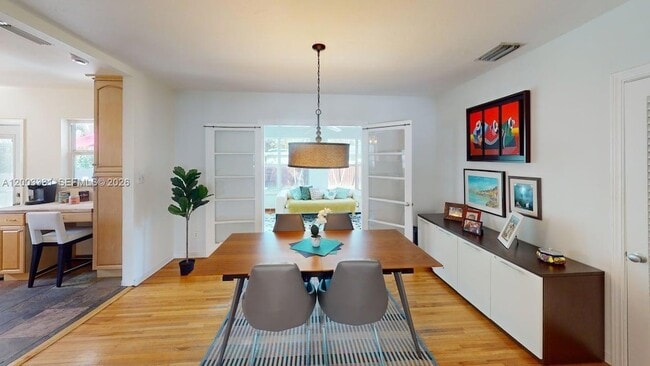 Photo - 951 NE 116th St