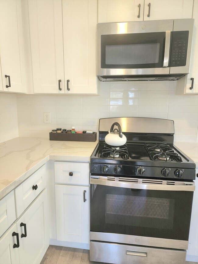 Photo - 1421 S Curson Ave