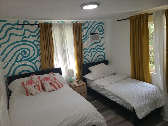 Photo - 168 NW 32nd St Unit 6