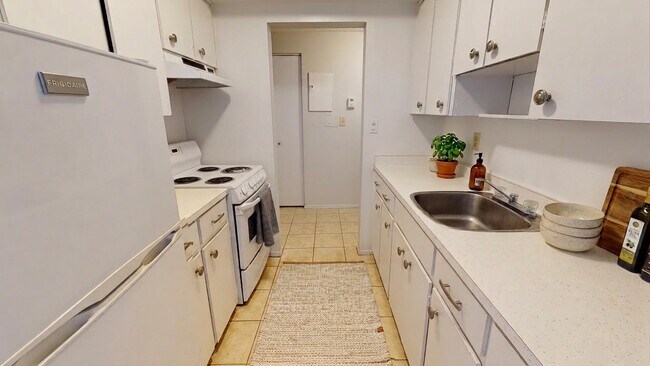 Photo - Tecumseh Court Apartments