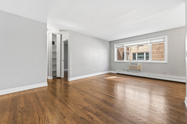 Photo - 426 W Barry Ave Unit 407