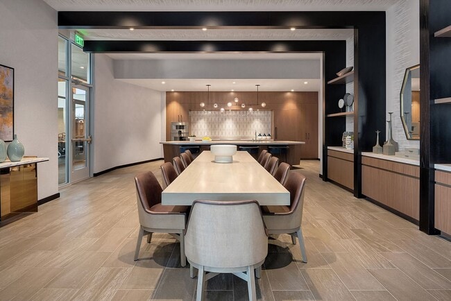 Photo - Brand new 16th floor 2bd/2ba home with cit... Unidad 1602