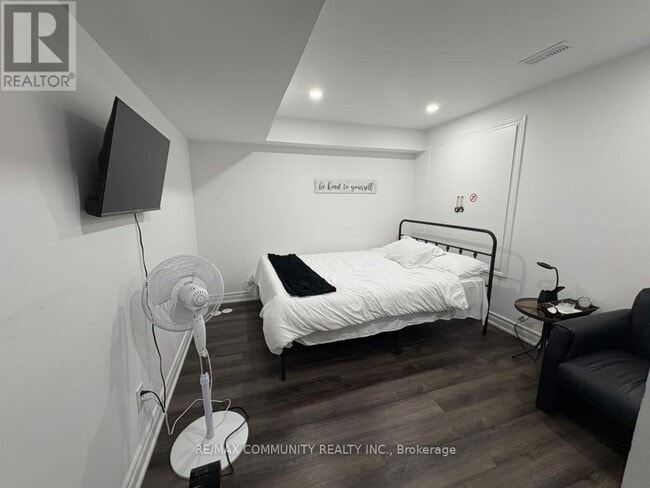 Photo - 69 St Hubert Dr