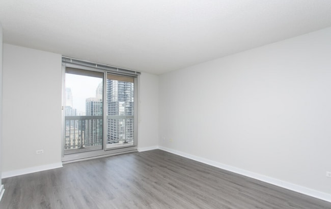 Photo - 530 N State St