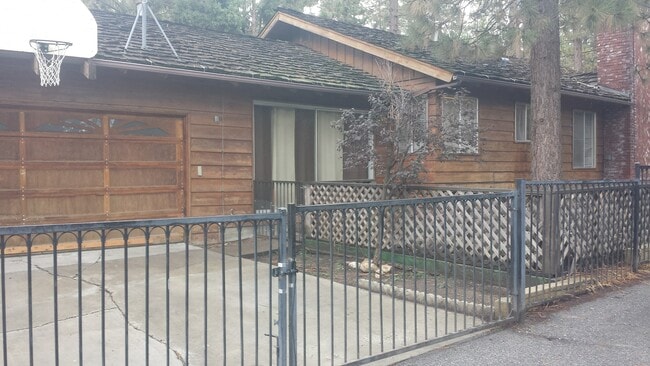 Photo - Single level 2 bedroom with 2 car garage