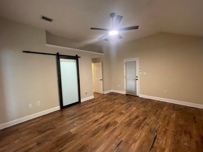 Photo - 858 Van Dyke Dr