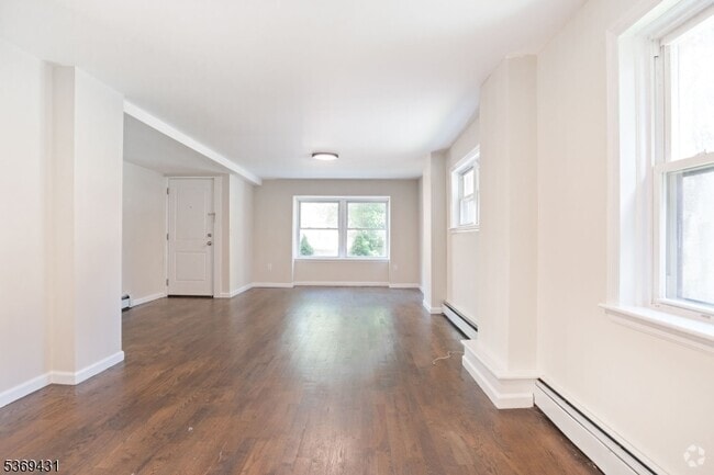 Building Photo - 285 Orchard Terrace Unit C-1 Rental