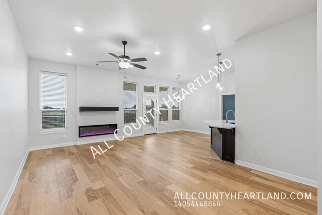Photo - 612 Firefork Ave
