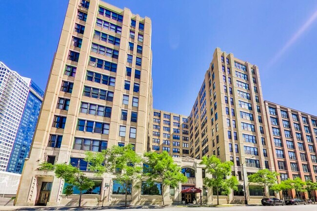 Photo - 728 W Jackson Blvd