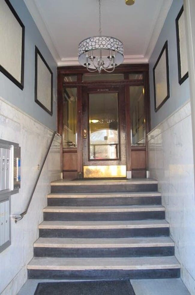 Photo - 33 Walbridge St