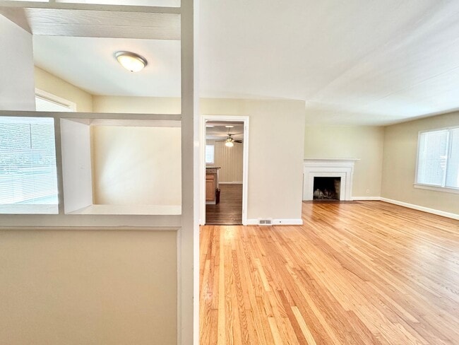 Photo - 3808 Parkwood Dr