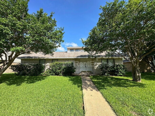 Building Photo - 5209 Pensacola Dr Rental