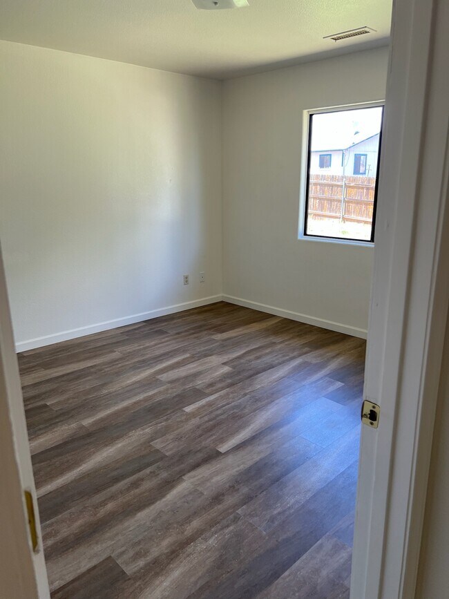 Photo - 6086 N Peak Cir Unit C