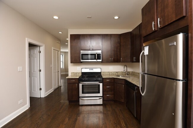 Photo - 2019 N Hoyne Ave Unit R3
