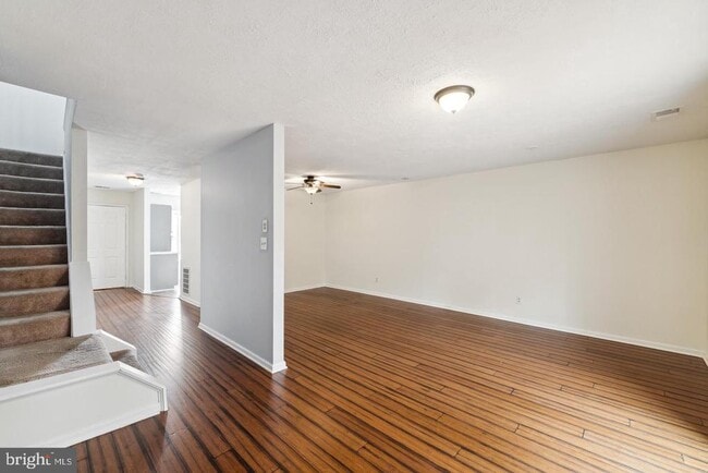 Photo - 16250 Taconic Cir