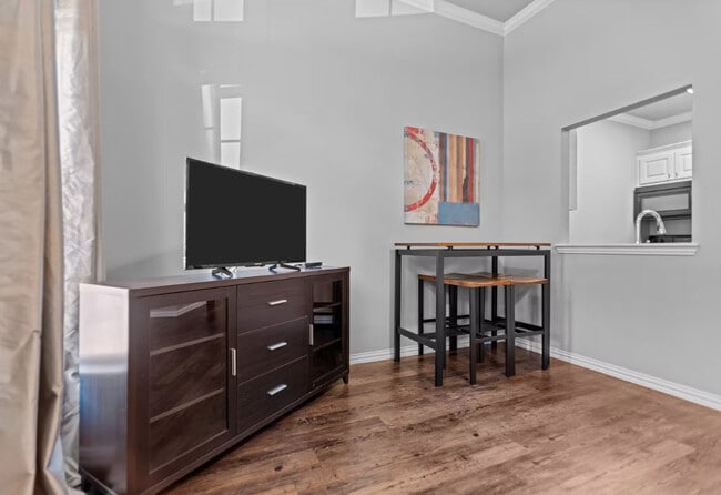 Photo - Midtown Apartments