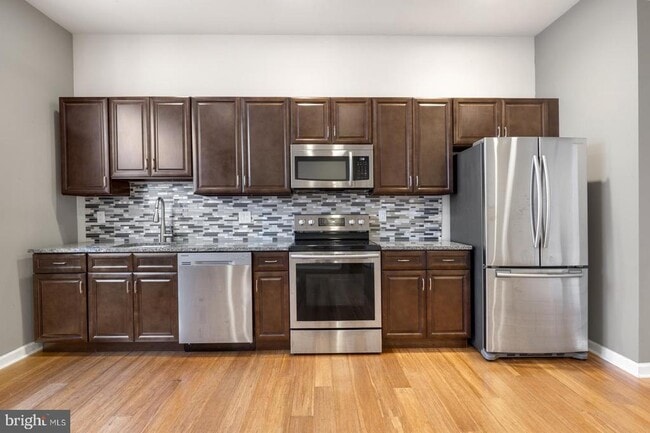 Building Photo - 2418 Frankford Ave Unit 7 Rental