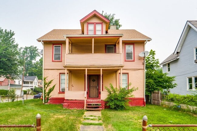 Building Photo - 2118 Denison Ave Unit UP - 3bd/1.5ba