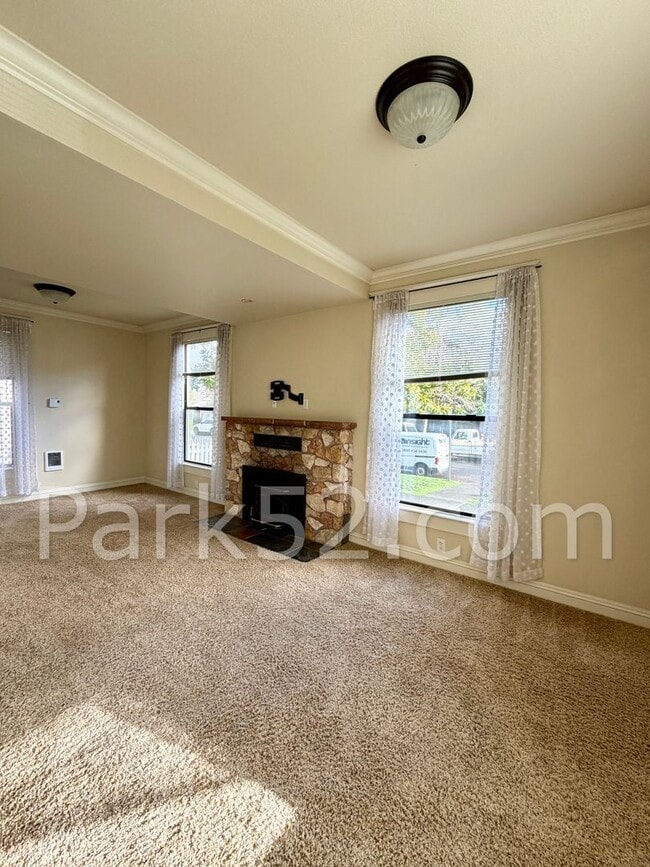 Photo - 1 Bedroom Unit in Tacoma Tri-Plex with Washer & Dryer! Unit #A