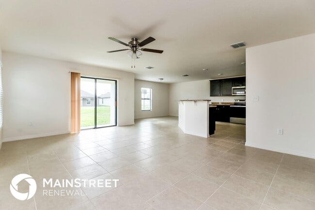 Photo - 2127 Peyto Wy