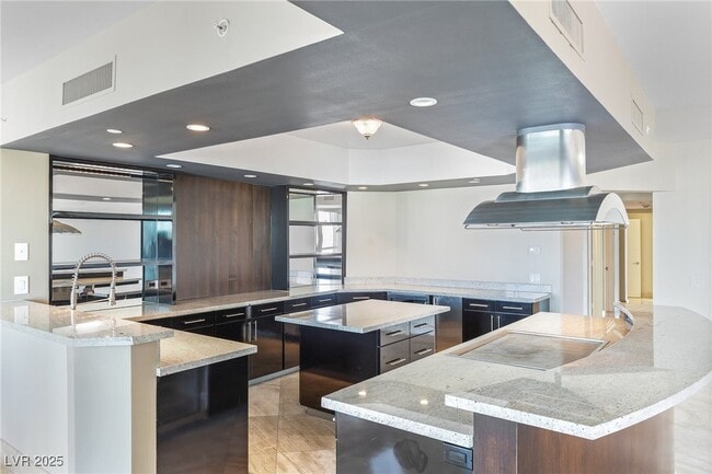 Building Photo - 2777 Paradise Rd Unit 1801