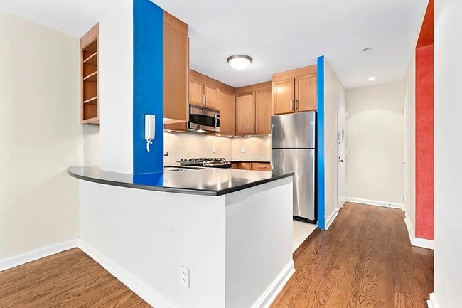 44 E 12th St Unit 20D