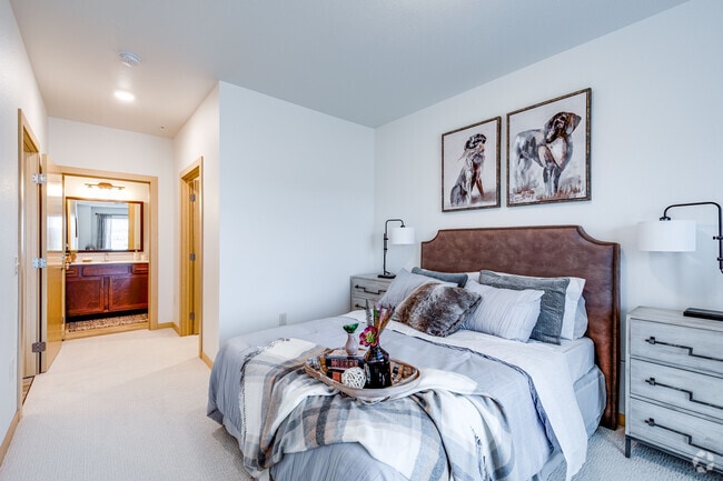 Parkview Grand - 2BR, 2BA 1885SF Bedroom 1 and Bathroom 1