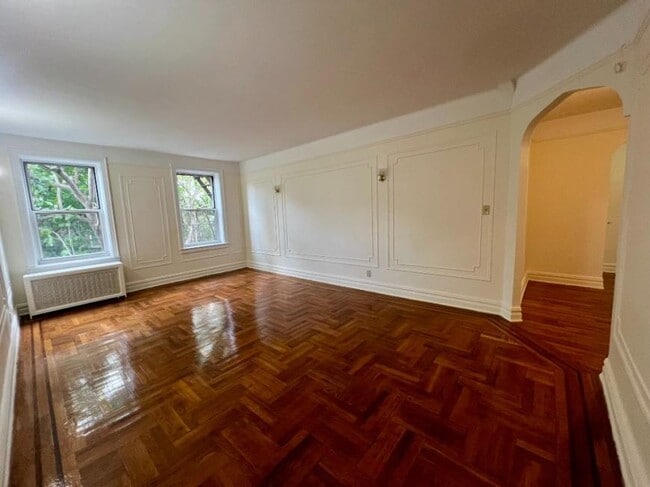 Photo - 1 bedroom in SUNNYSIDE NY 11104 Unit 2E