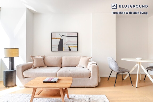 Photo - 535 W 23rd St Unidad SI FL4-ID2044