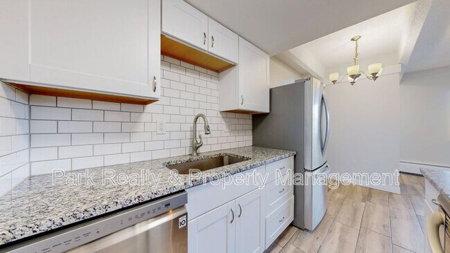 Photo - 800 W Belleview Ave