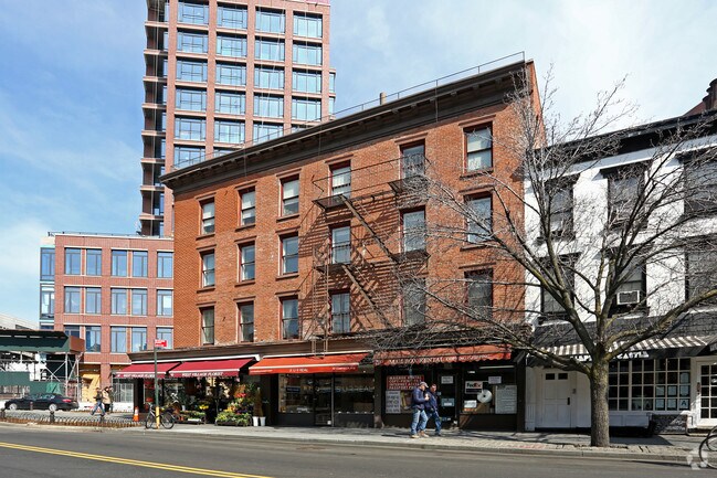 Photo - 70 Greenwich Ave