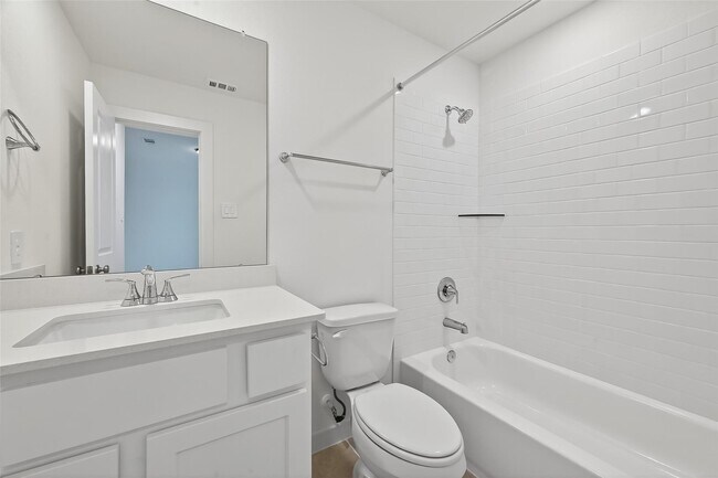 Photo - 3238 Kindred Wy