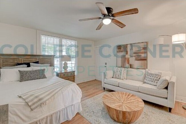 Photo - 639 S Poplar St Unidad 639-C Studio