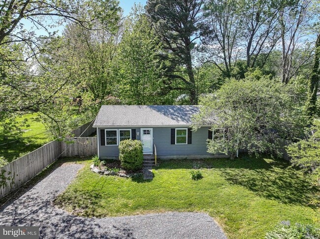 101 Brooks Ln