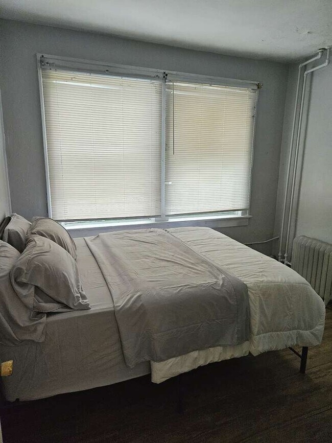 Photo - 602 Henry St Unit 2E