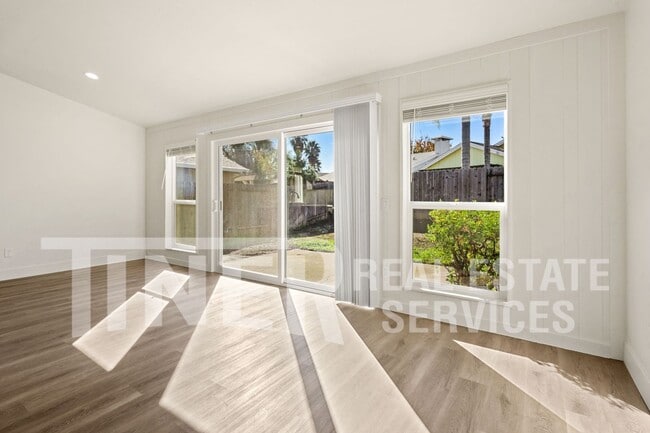 Photo - 6612 Posten Way