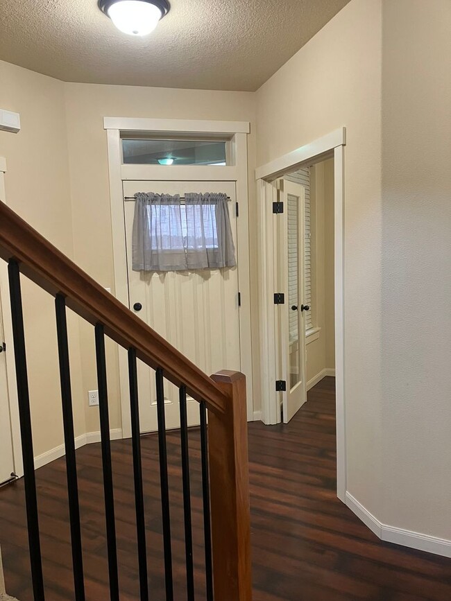 Photo - Beautiful Craftsman Style Home in Felida - 3 Bedroom/2.5 Bath - Available for showing on 3/30!