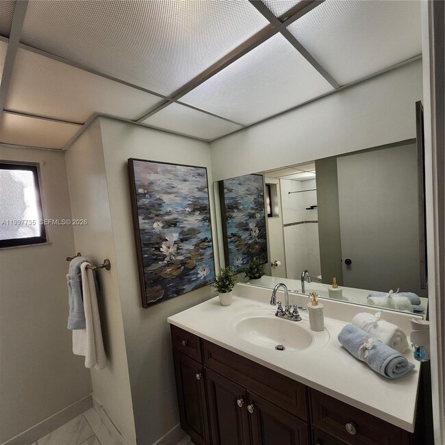 Building Photo - 8415 SW 107th Ave Unit 238W