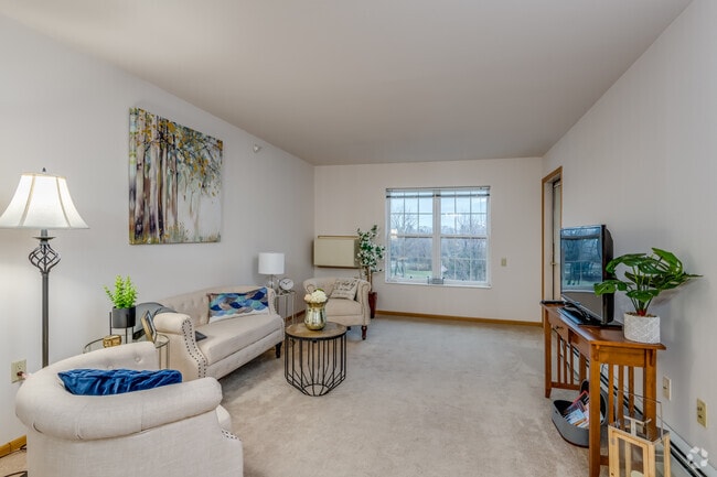 2 BR, 1 BA - 962SF