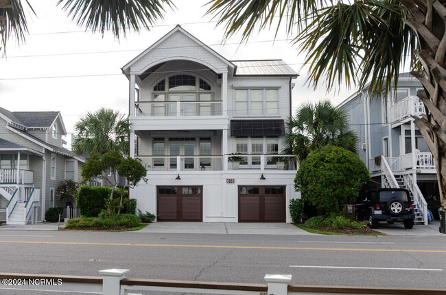 Photo - 618 Waynick Blvd Townhome