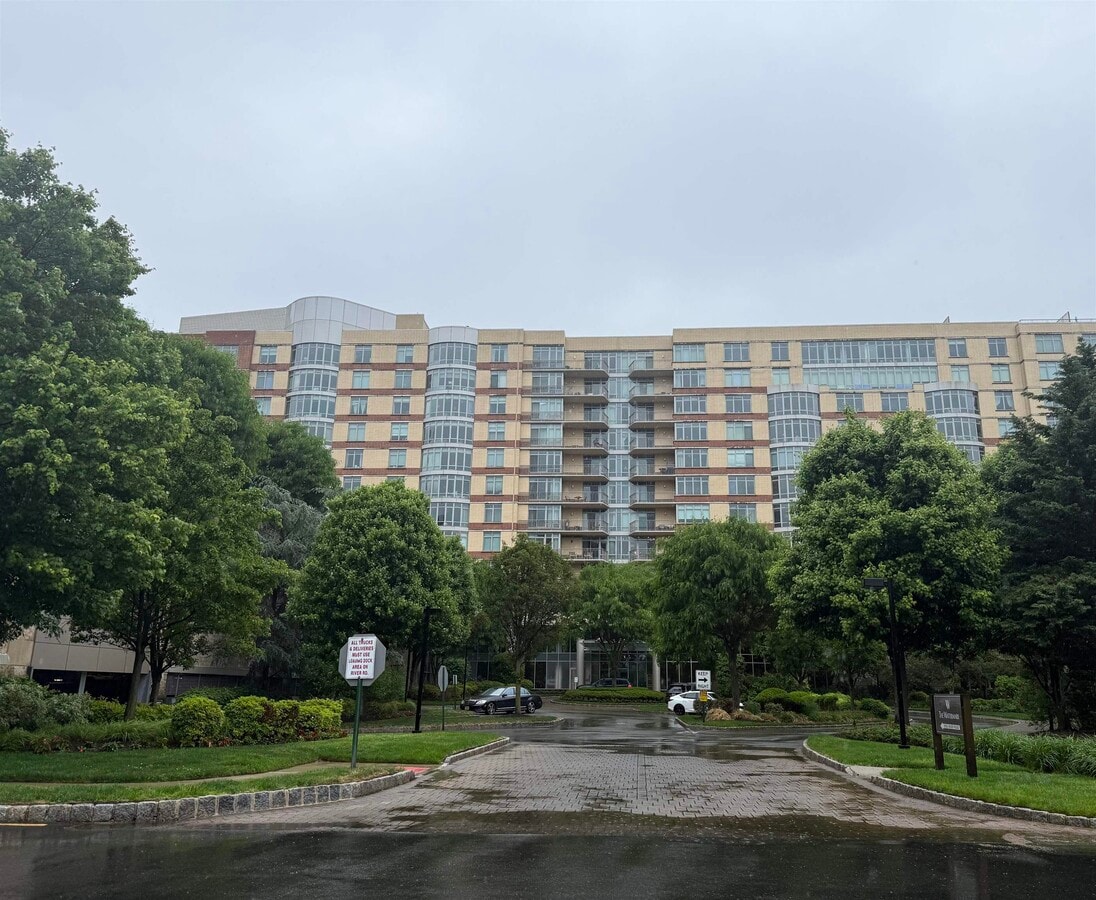 Photo - 8100 River Rd Unidad 710