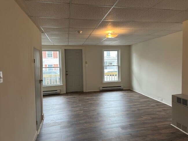 Photo - 209 1/2 N High St-