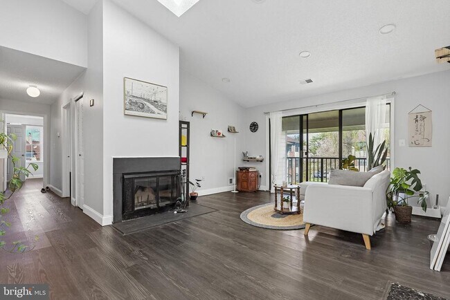 Photo - 11 Poillon Ct