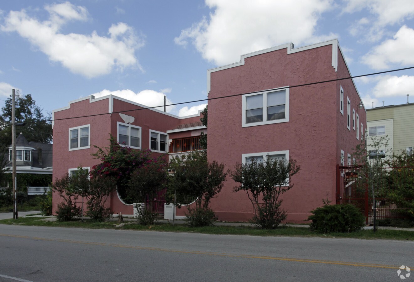 Photo - Las Rosas Apartments