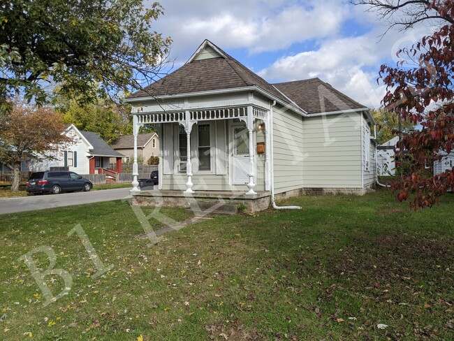 Building Photo - 601 S Lynn St