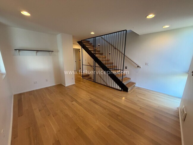 Photo - 7784 Highland Park Way SW